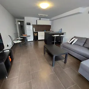 Modern Apartment, Walking Distance Of The Sea Apartamento Nerja